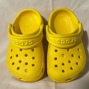 Crocs size 5c yellow.